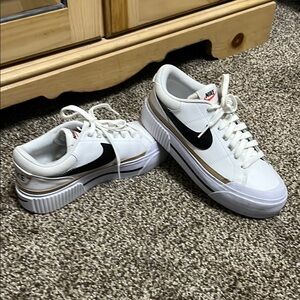 Nike Women's court legacy Sneakers